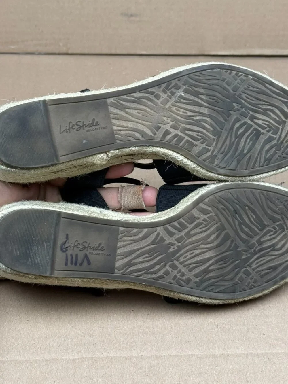 Women's LifeStride Velocity 2.0 Black Espadrille Wedge Sandals Size 9M damage